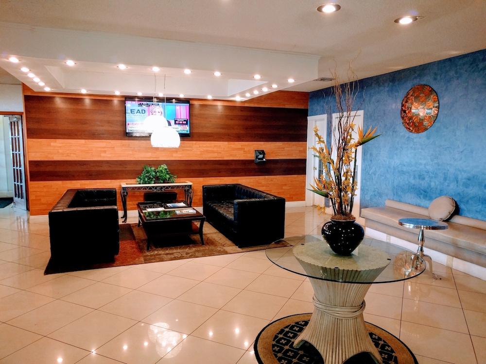 Red Carpet Inn Airport and Cruise Port Hotel Fort Lauderdale photo 2