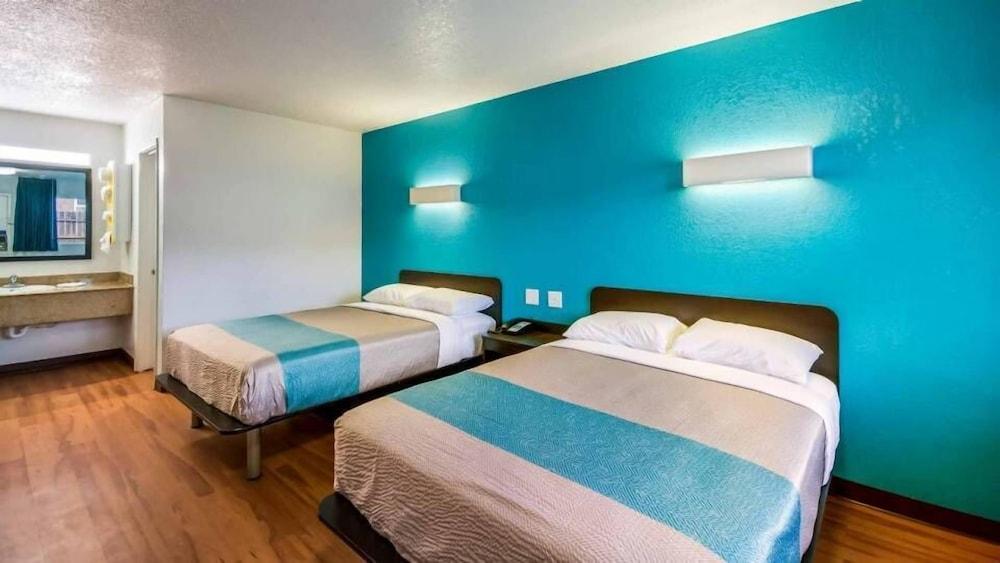 Motel 6 Houston, TX – FM 1960 - Bammel photo 13