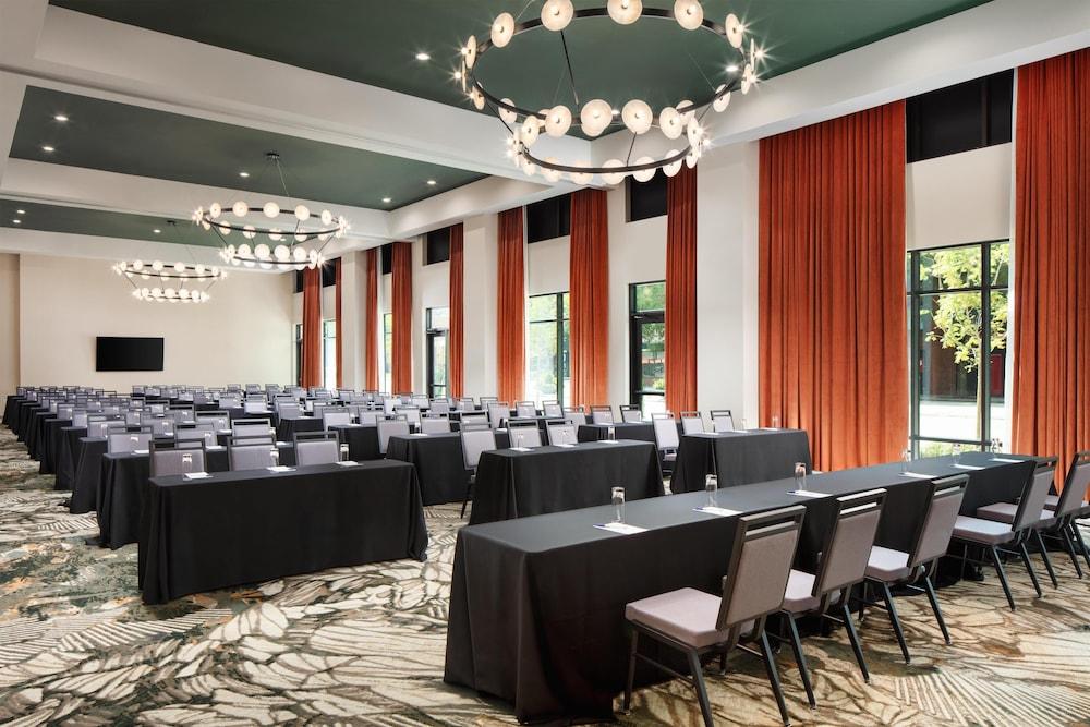 Embassy Suites By Hilton Chattanooga Downtown photo 9