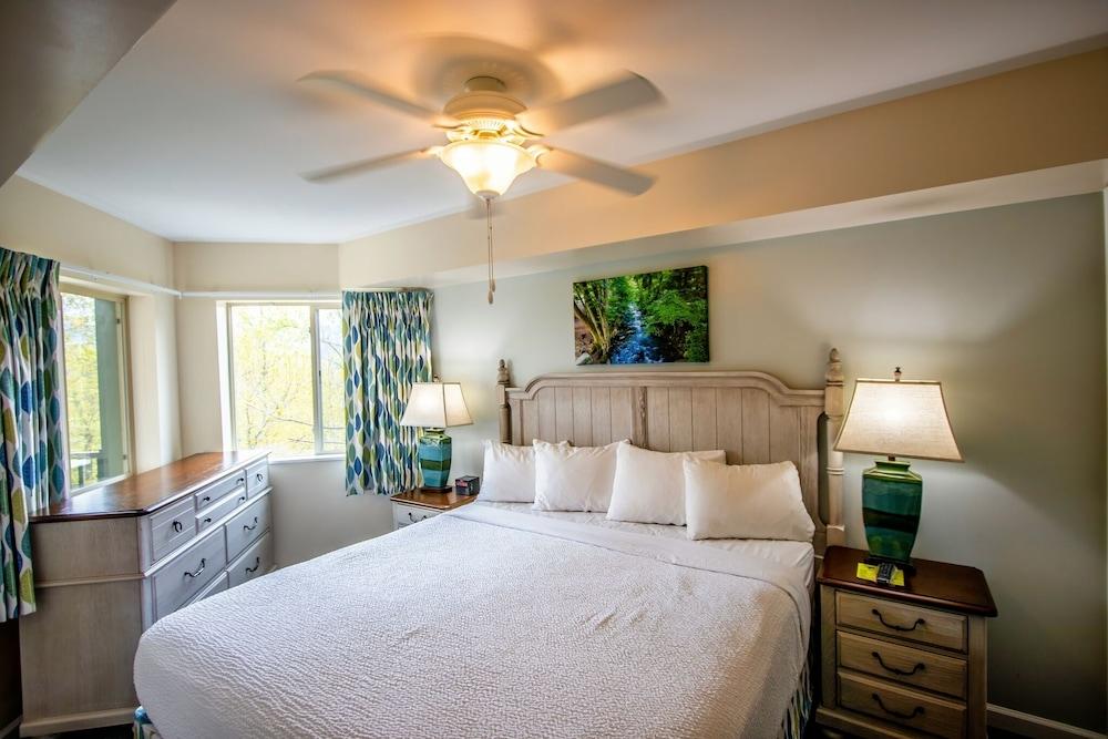Laurel Point Resort photo 44