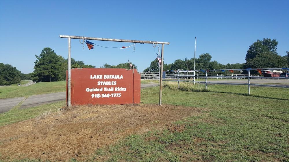 Lake Eufaula Inn photo 70