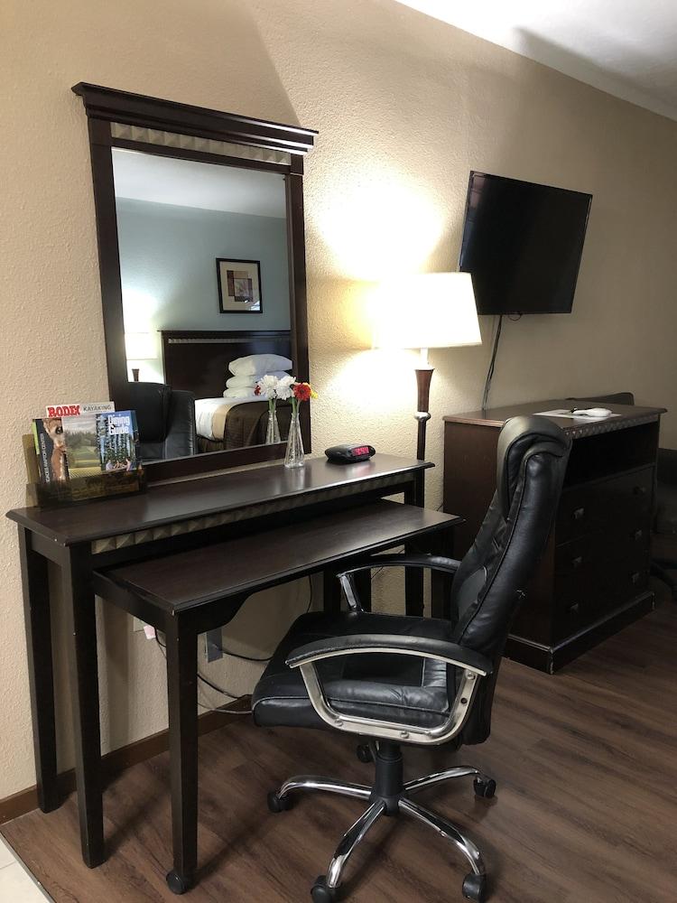 Valueinn Motel photo 25