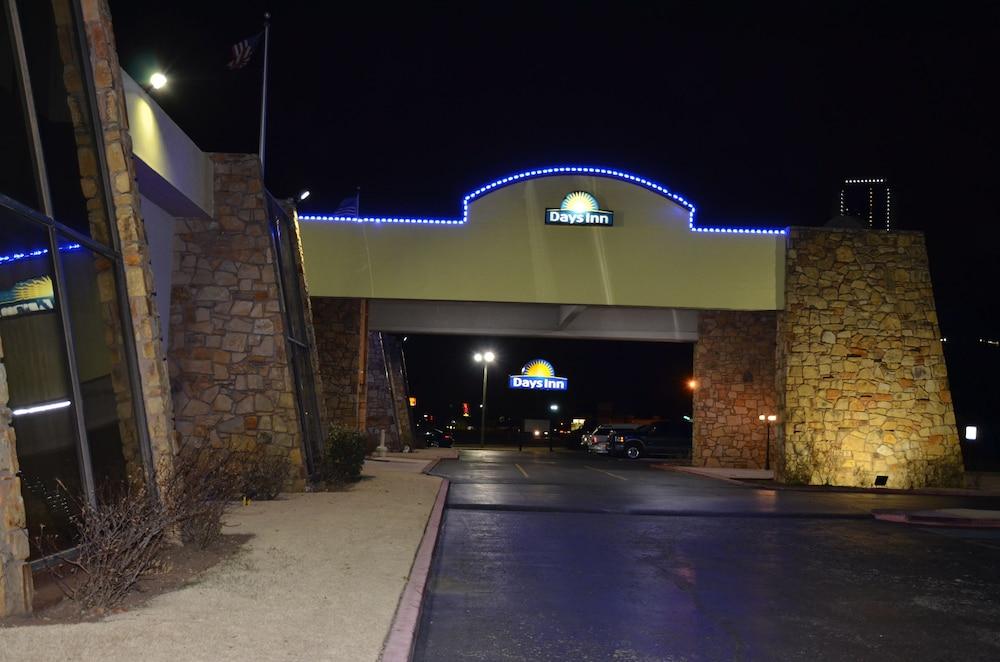 Days Inn by Wyndham Southern Hills/ORU photo 92