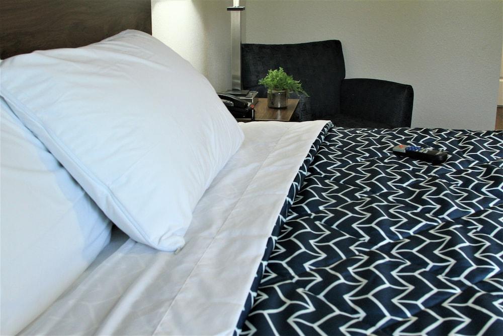 Stay Plus Extended Stay Suites photo 41