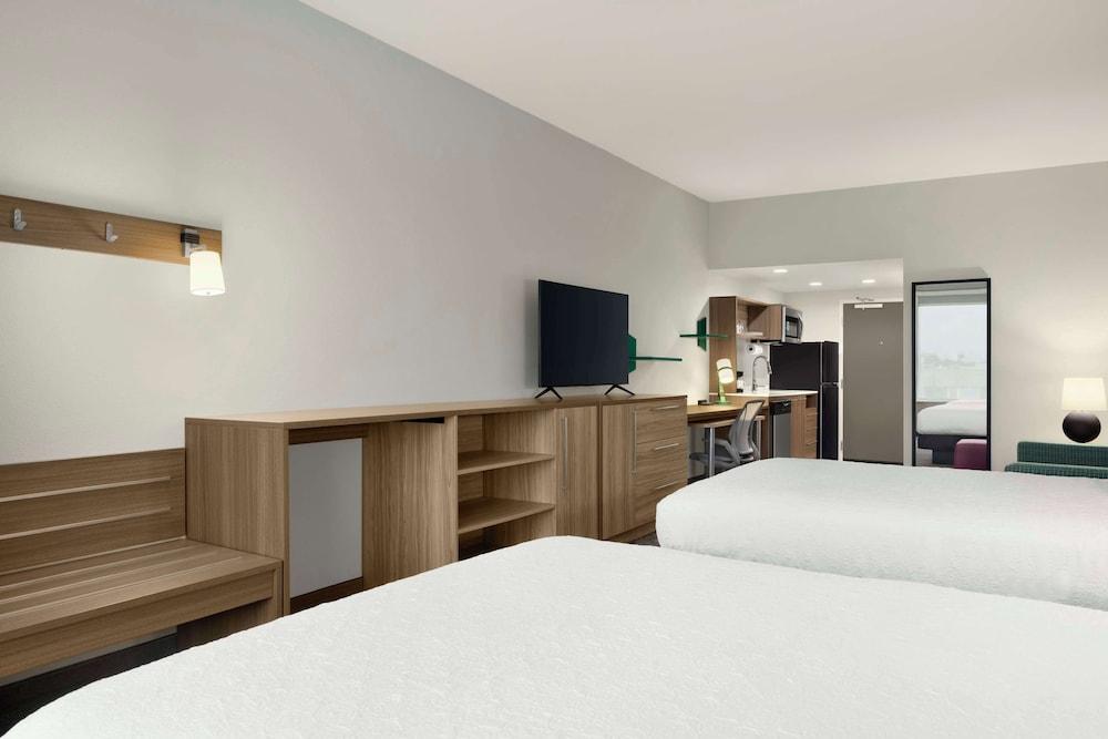 Home2 Suites By Hilton San Juan photo 7