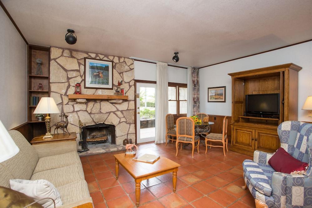 Y O Ranch Hotel photo 15