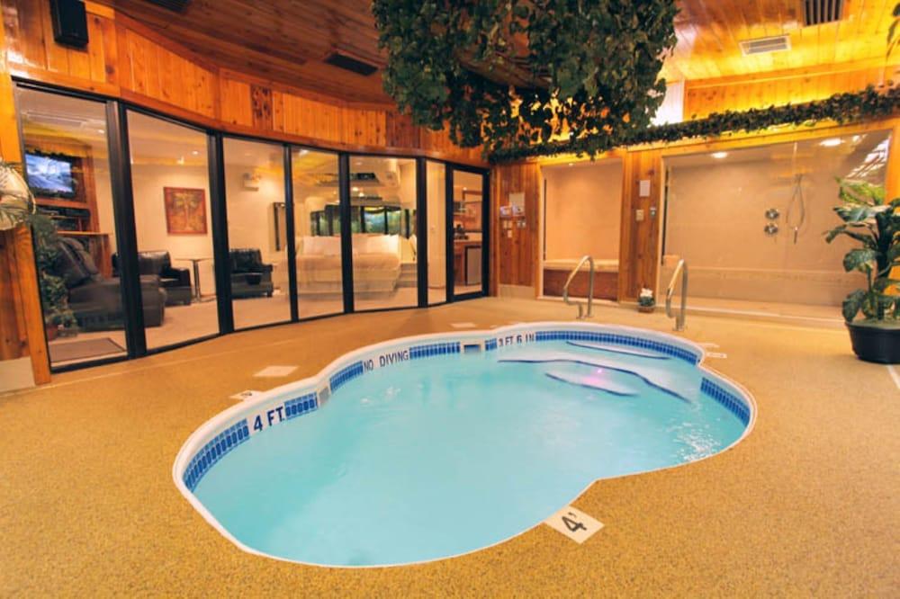Sybaris Pool Suites Indianapolis photo 25