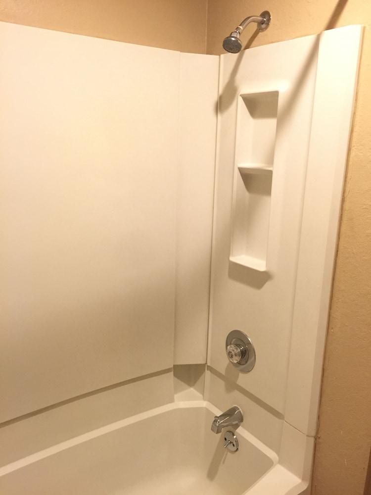 Americas Best Value Inn Garden City photo 28