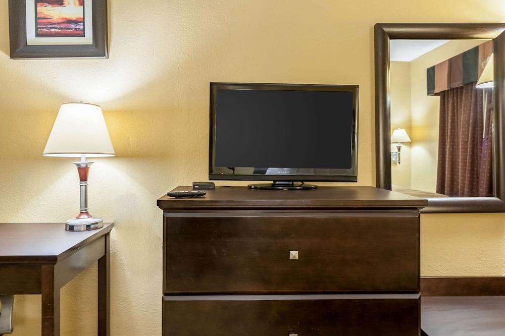 Quality Inn & Suites Lafayette photo 21