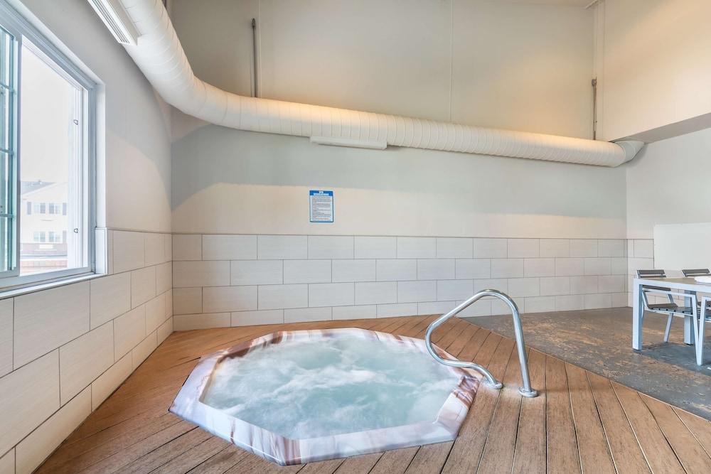 Best Western Plus University Park Inn & Suites photo 12