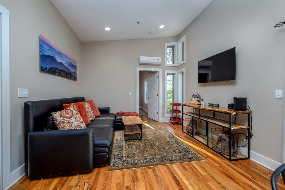 Pilot Cove Forest Lodging photo 12