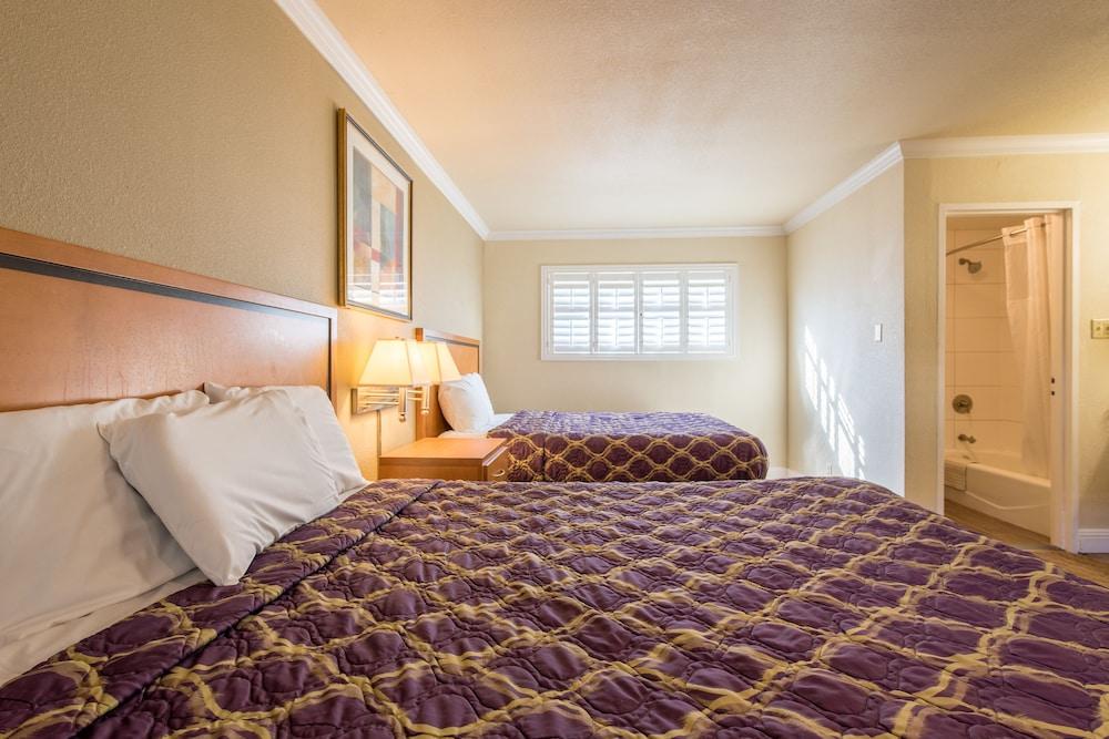 SOMA Park Inn – Civic Center photo 5