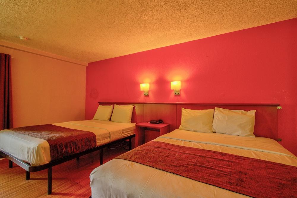 Clearwater Hotel photo 59