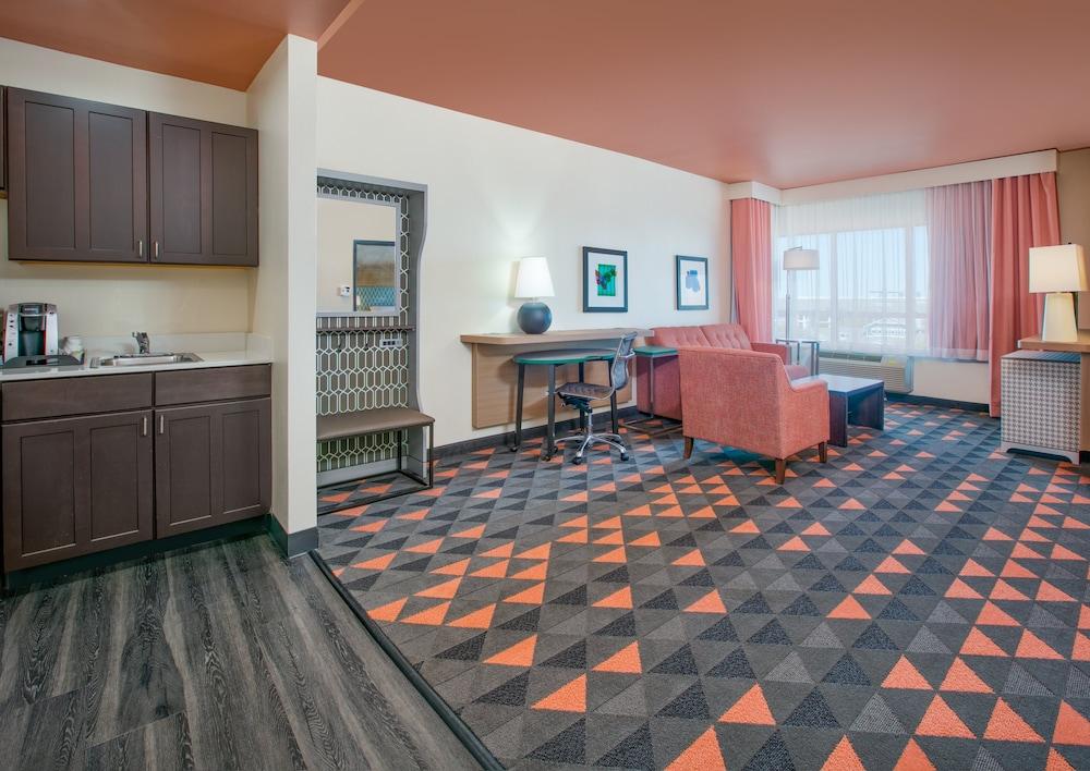 Holiday Inn DFW South by IHG photo 33