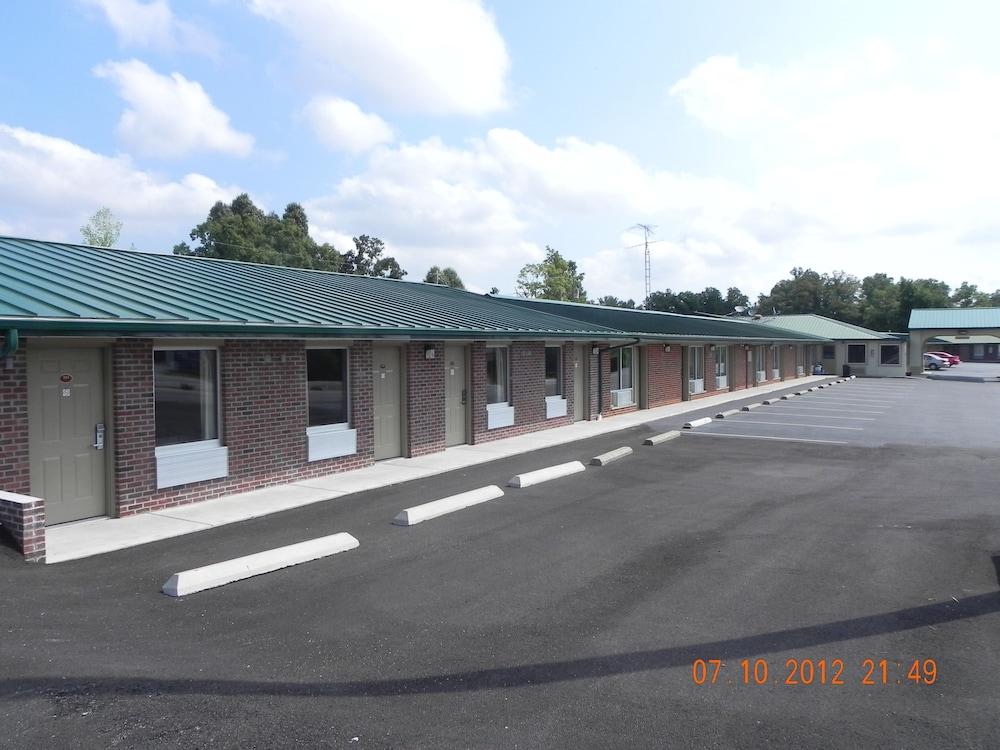 Relax Inn & Suites photo 4