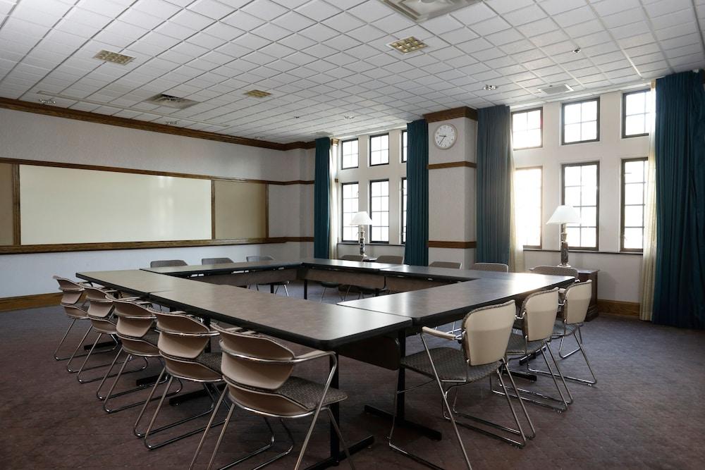 Biddle Hotel and Conference Center photo 29