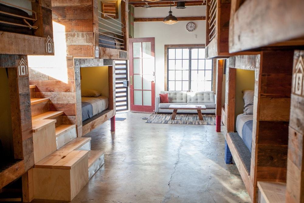 PodShare Los Feliz - Hostel photo 13