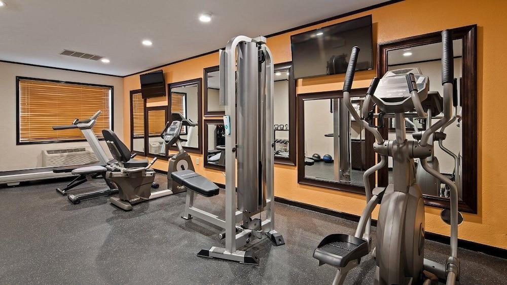 White Pines Inn & Suites photo 37