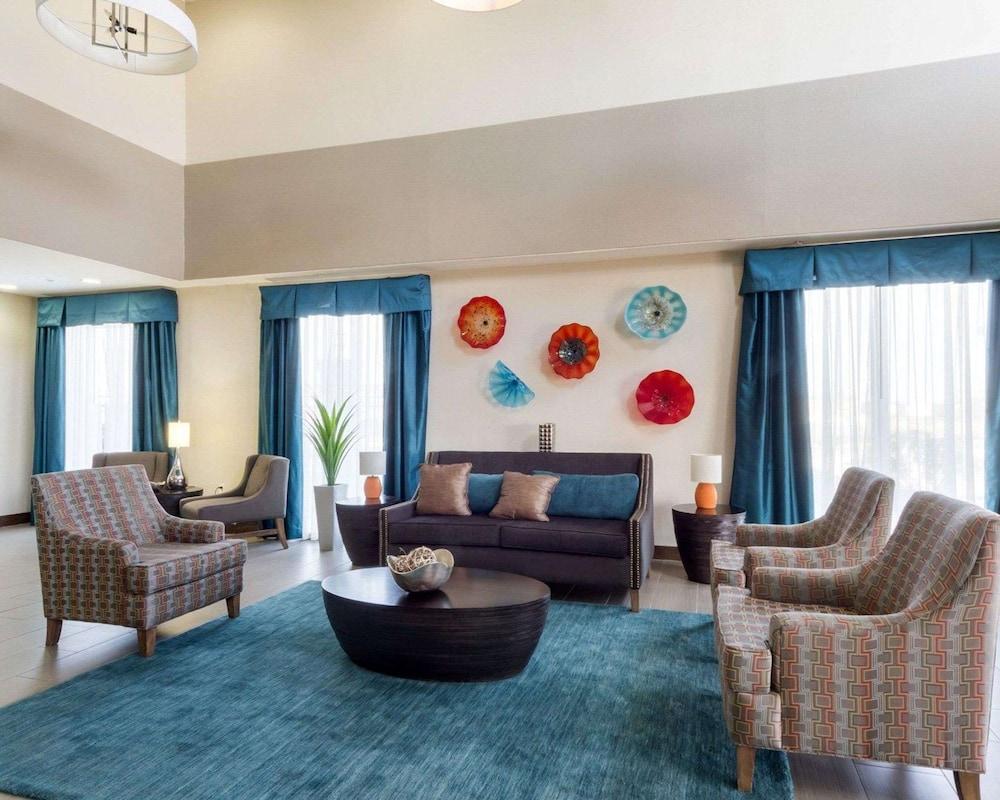 Garner Hotel Victoria - East by IHG photo 18