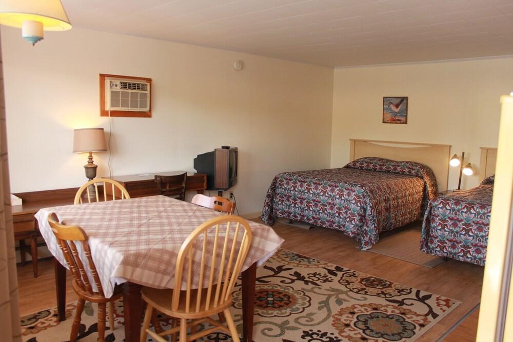 Acadia Gateway Motel photo 56