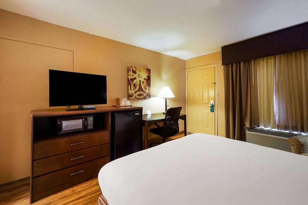 Quality Inn & Suites West Helena photo 21