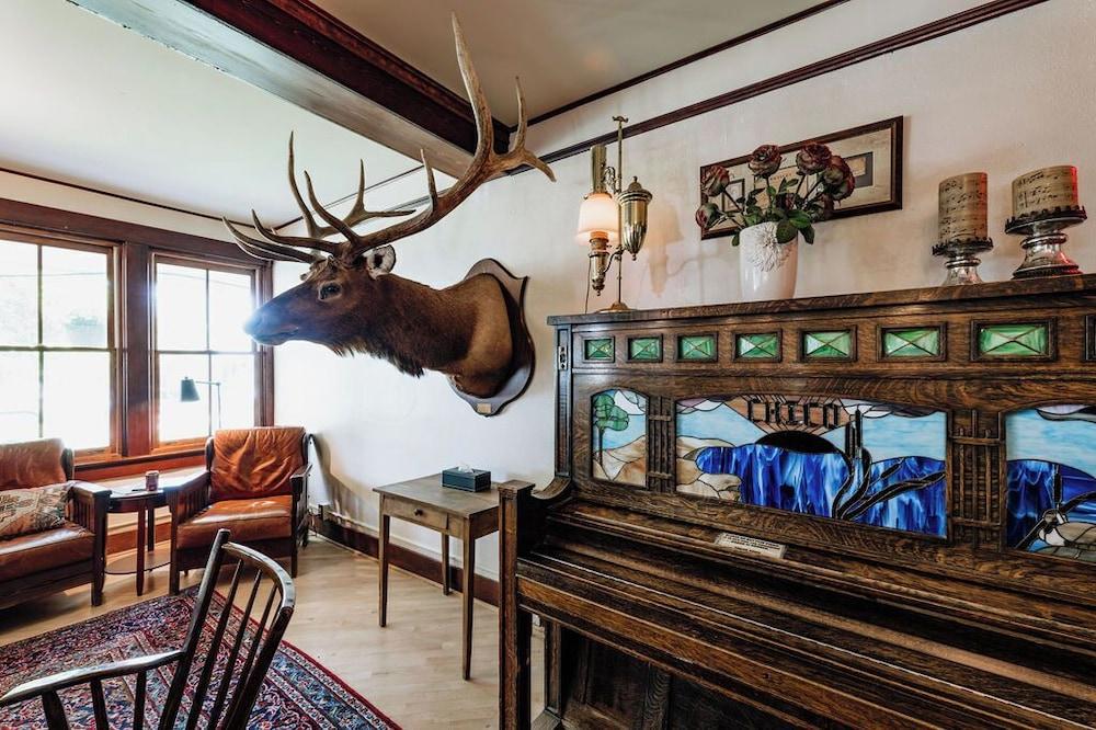 Chico Hot Springs Resort & Day Spa photo 52
