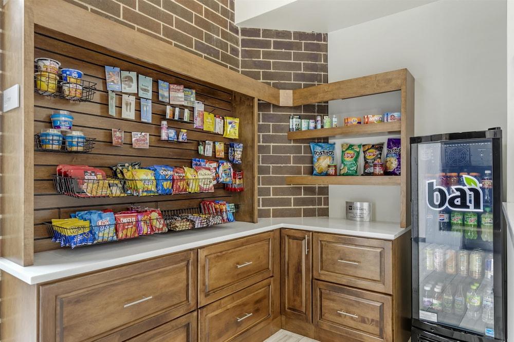 Executive Residency By Best Western Waterloo & Cedar Falls photo 21