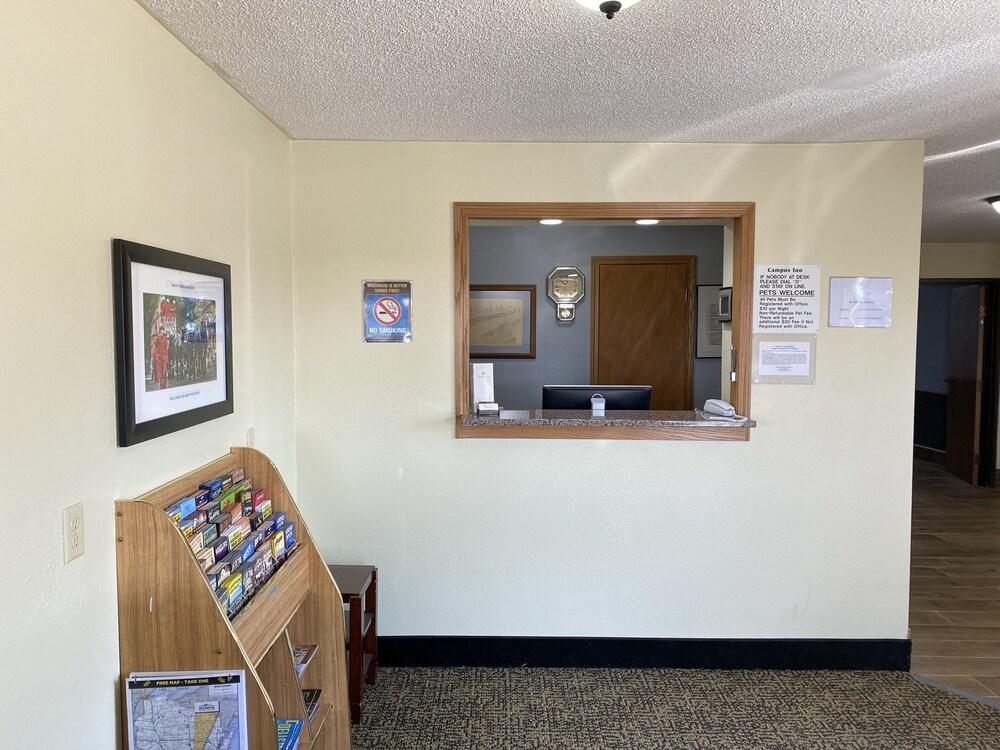 Campus Inn Motel photo 11