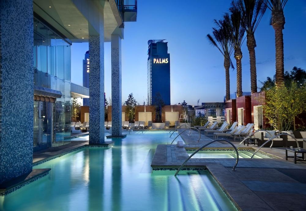 Palms Place photo 1