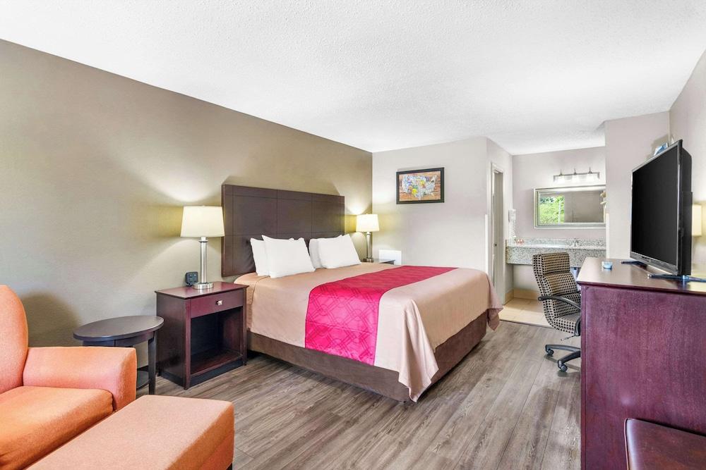 Brentwood Inn & Suites photo 9