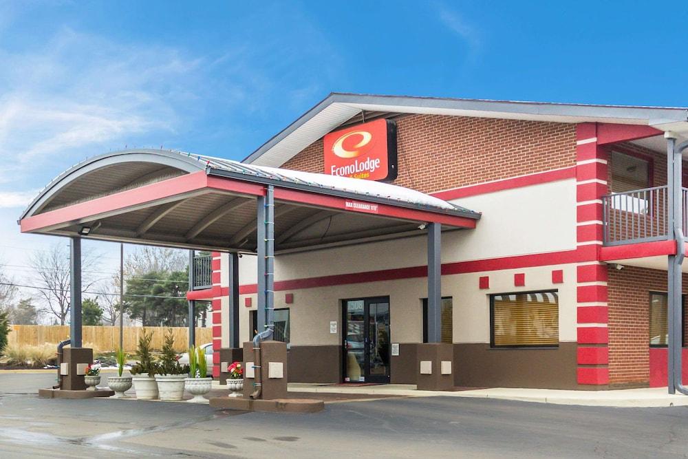 Econolodge Inn & Suites photo 1