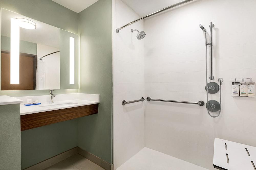 Holiday Inn Express Hotel & Suites Waycross by IHG photo 32