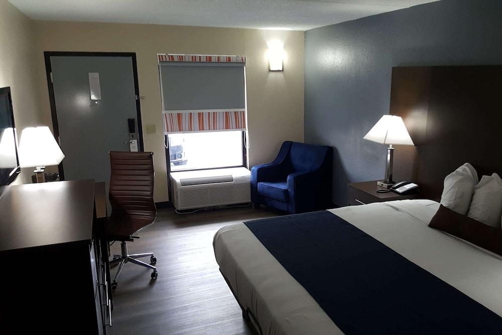 Baymont by Wyndham Ridgeland I-95 photo 20