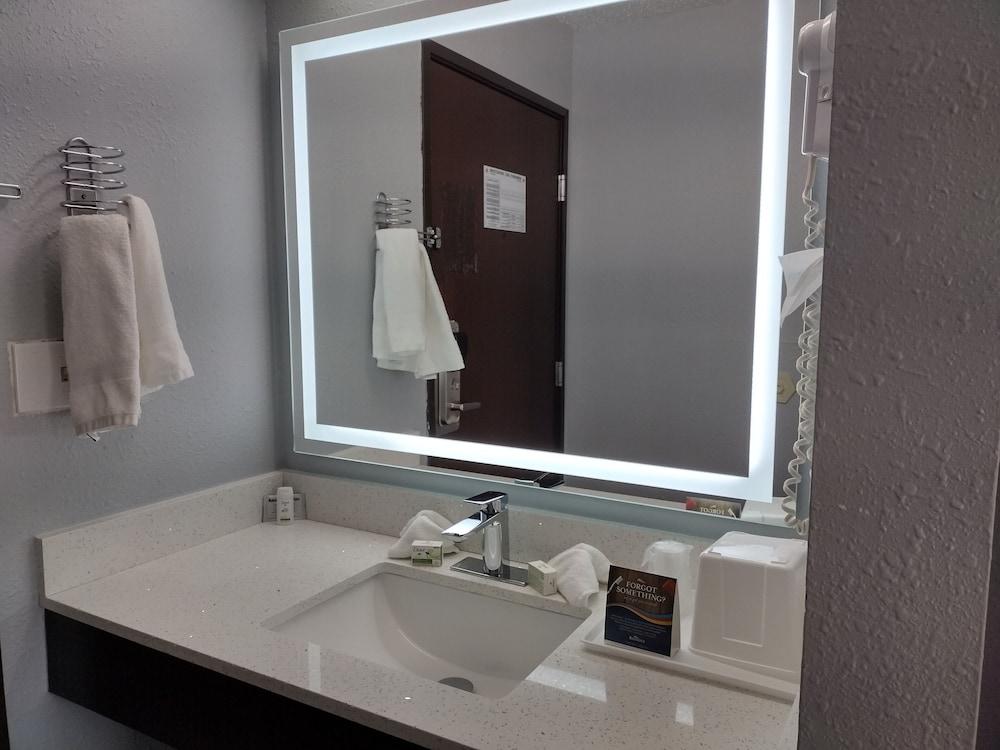 Baymont by Wyndham Duluth/Spirit Mountain photo 17