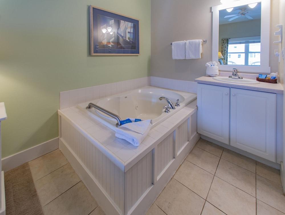 Edgewater Resort photo 33