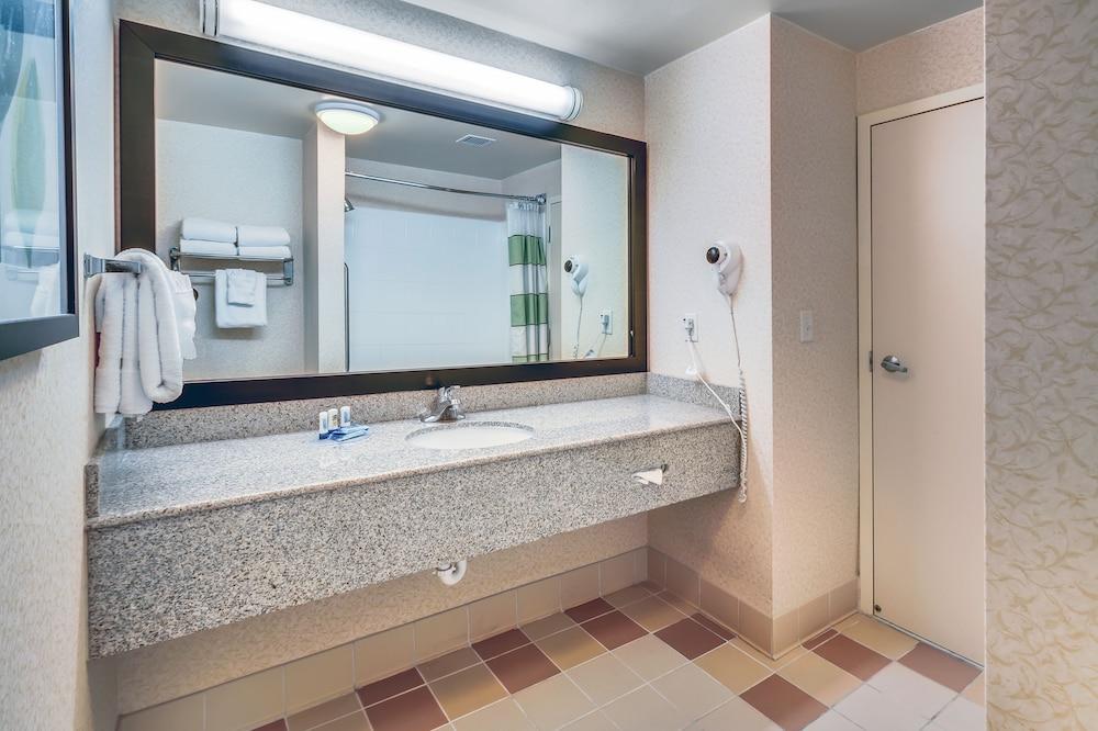 Fairfield Inn & Suites by Marriott Jacksonville Beach photo 2