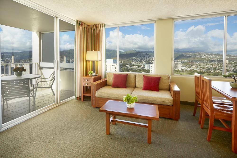 Pacific Monarch Hotel photo 4