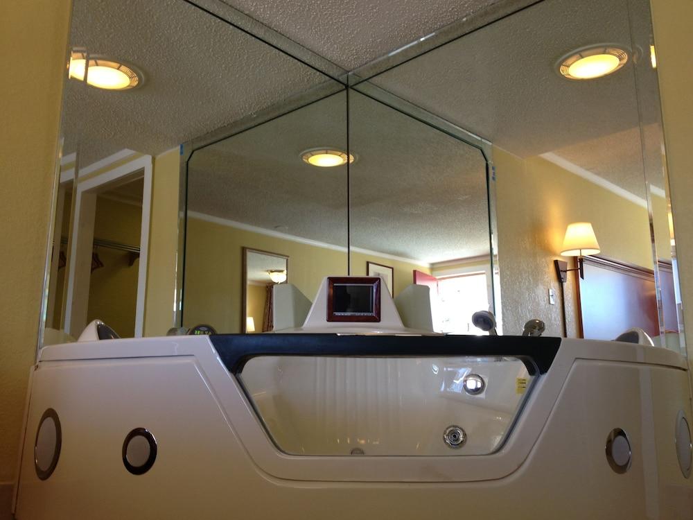 Americas Best Value Inn Conyer photo 34