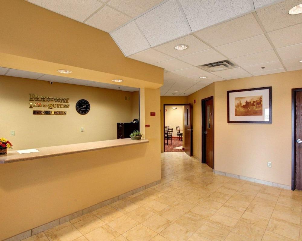 Rodeway Inn & Suites Phillipsburg photo 29
