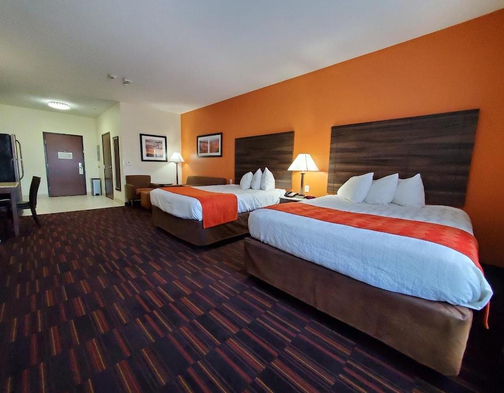 Home Away Suites photo 28