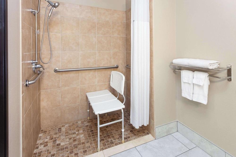 AmericInn by Wyndham Hudson photo 19