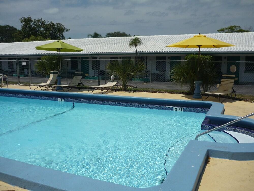 Palm Court Motel photo 33