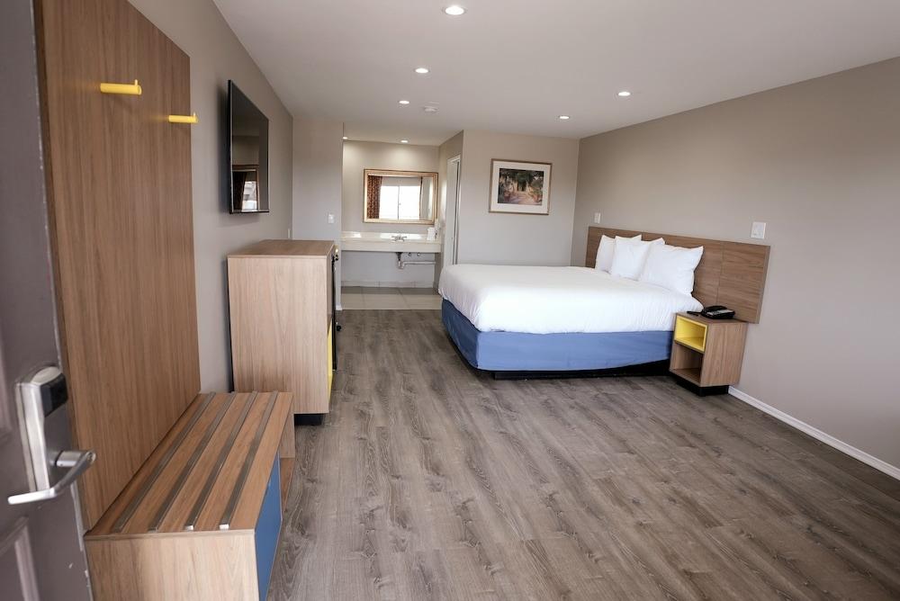 Days Inn by Wyndham Hemet — hotel in Hemet
