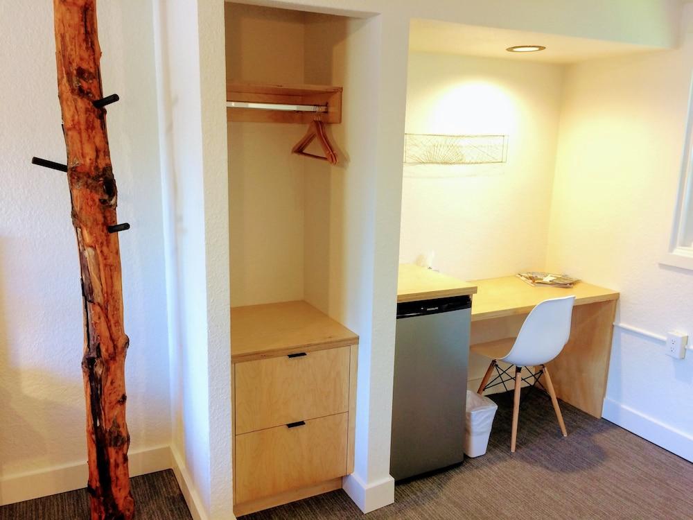 Heliotrope Hotel photo 42
