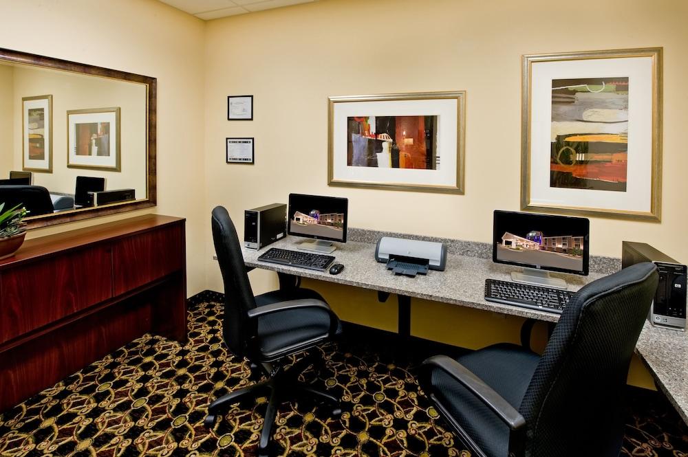 Holiday Inn Express & Suites Willcox by IHG photo 16