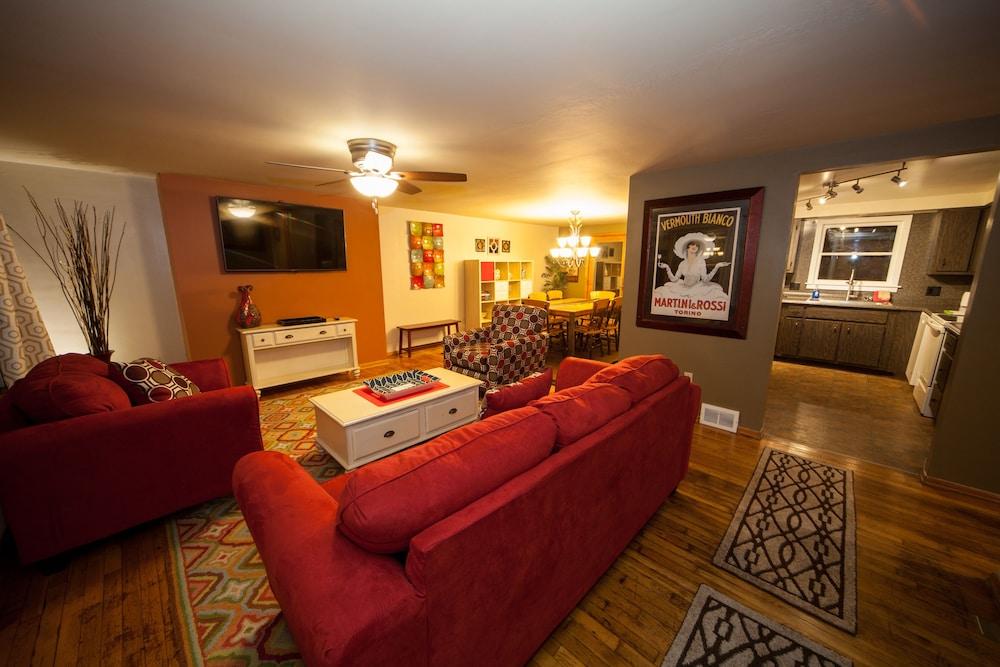 Log Cabin Lodge & Suites photo 39