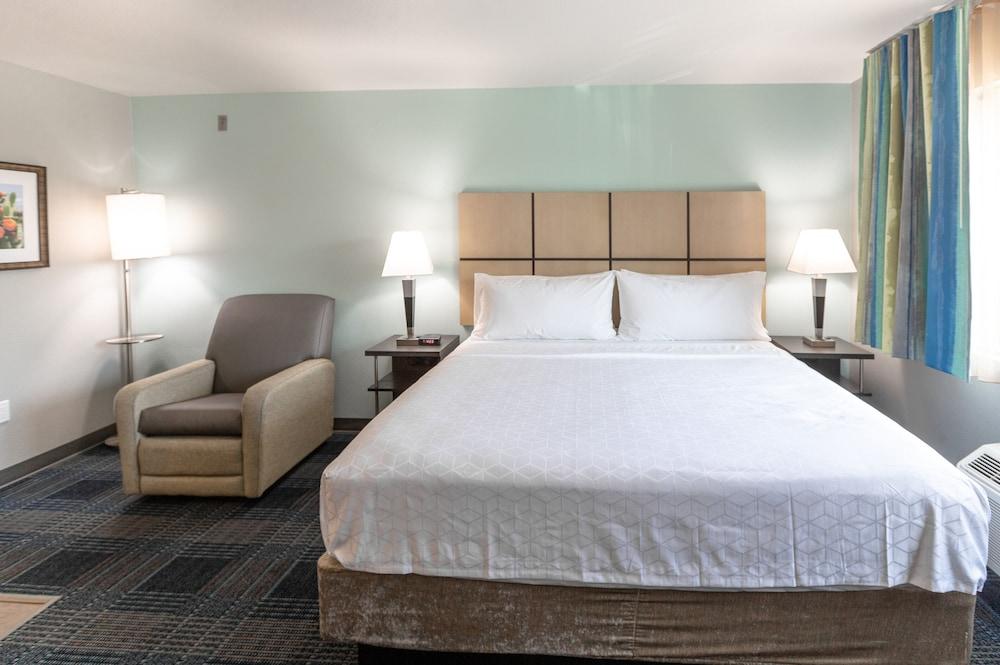 Extended Studio Hotel Ontario photo 2