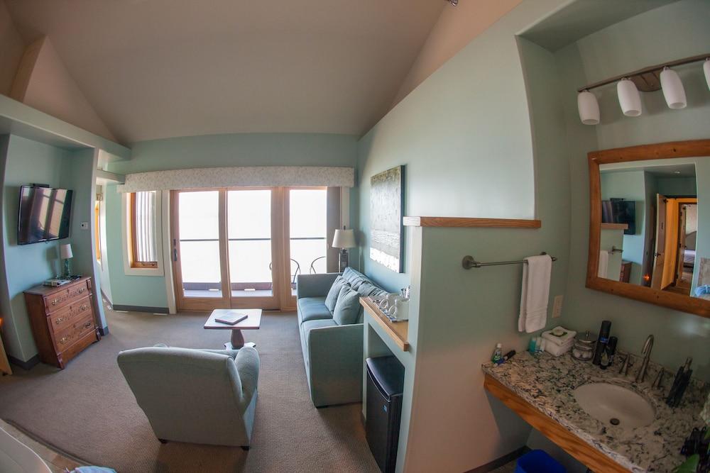 Blue Wave Inn photo 2