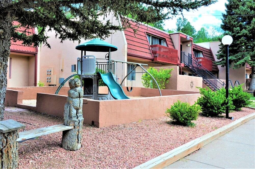 Pinecliff Village photo 8