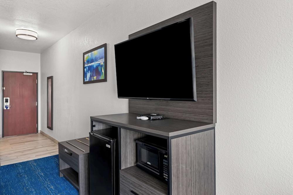 Best Western Palace Inn & Suites photo 12